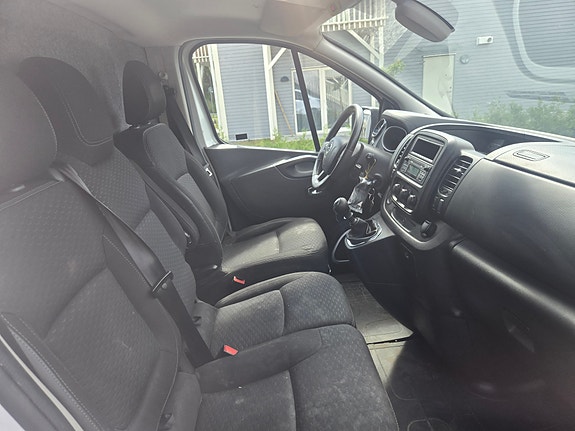 Opel Vivaro 10 of 15