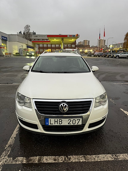 Volkswagen Passat 4 of 8