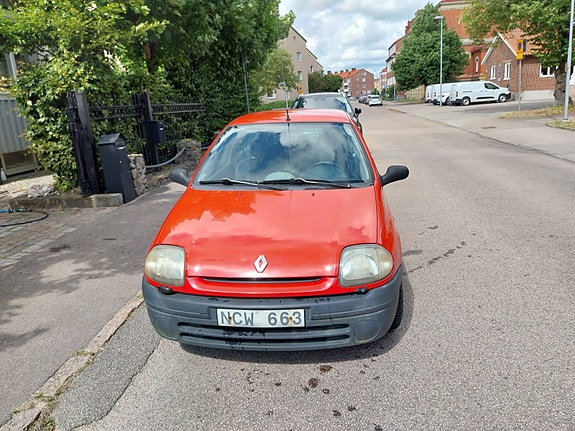 Renault Clio 2 of 5