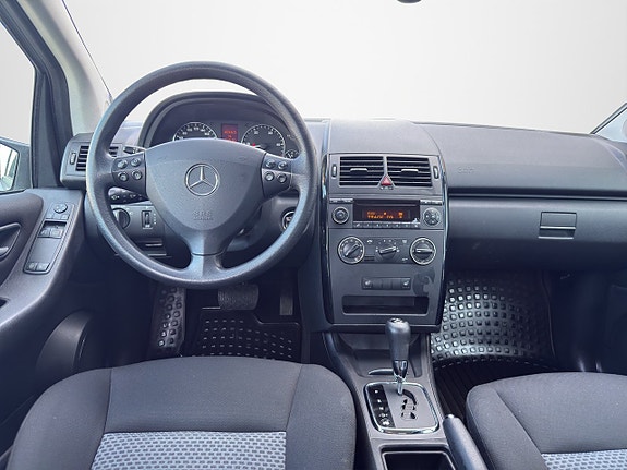 Mercedes-Benz A180 11 of 27