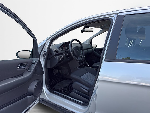 Mercedes-Benz A180 9 of 27