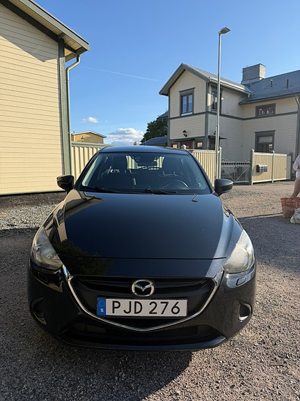 Mazda 2 3 of 4