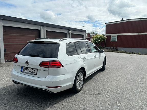 Volkswagen Golf VII 3 of 9