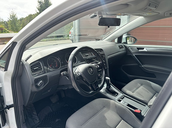 Volkswagen Golf VII 4 of 9
