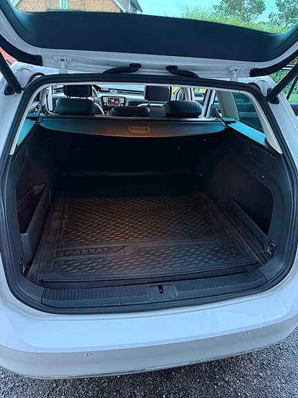 Volkswagen Passat 6 of 10