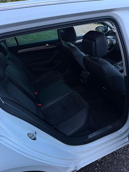 Volkswagen Passat 7 of 10