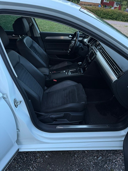 Volkswagen Passat 8 of 10
