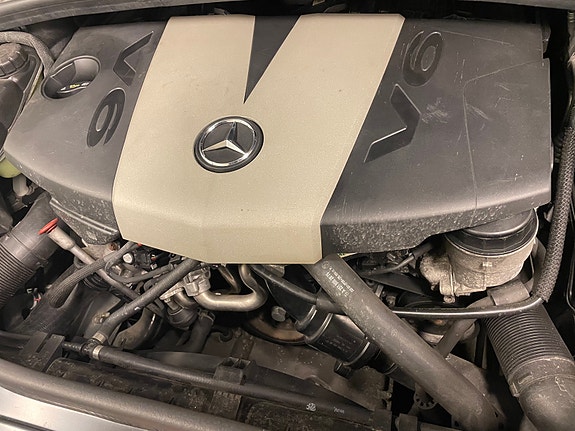 Mercedes-Benz R350 11 of 15