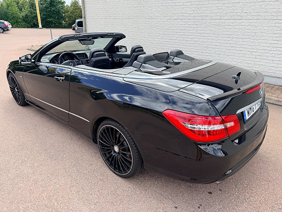 Mercedes-Benz E250 4 of 30