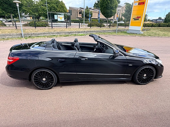 Mercedes-Benz E250 8 of 30