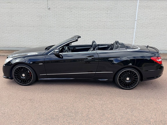 Mercedes-Benz E250 3 of 30