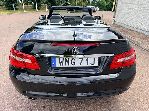 Mercedes-Benz E250 5 of 30