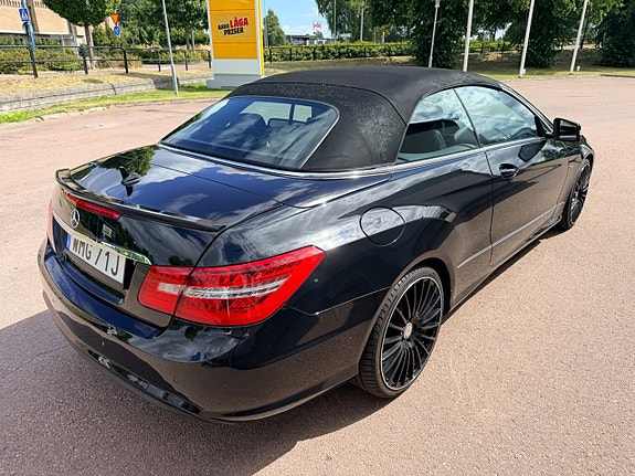 Mercedes-Benz E250 16 of 30
