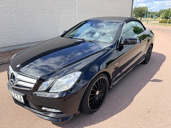 Mercedes-Benz E250 11 of 30