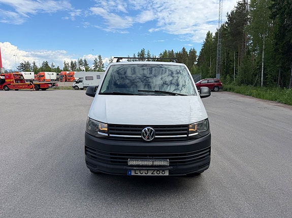 Volkswagen Transporter 2 of 10