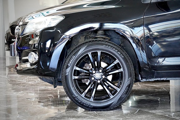 Toyota RAV4 7 of 17