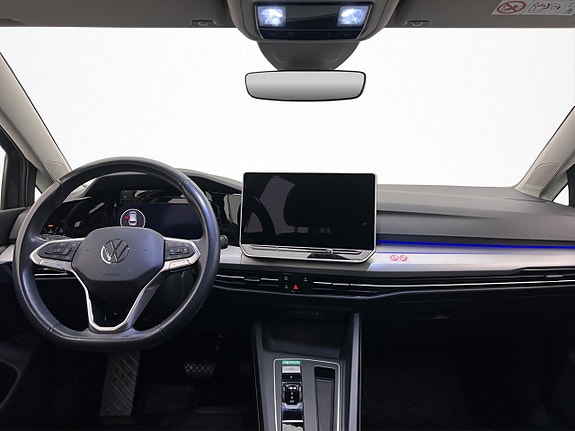Volkswagen Golf VIII 16 of 30