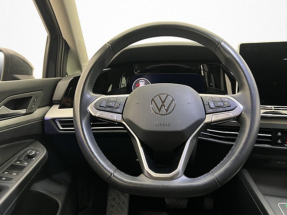 Volkswagen Golf VIII 17 of 30