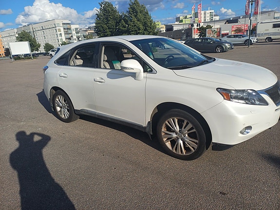 Lexus RX450h 2 of 8