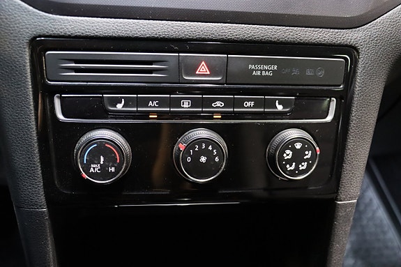 Volkswagen Golf Sportsvan 27 of 30
