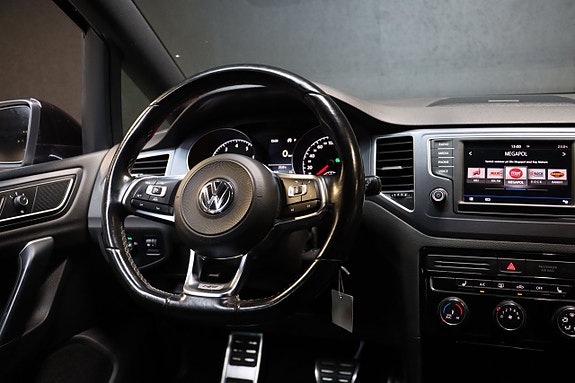 Volkswagen Golf Sportsvan 22 of 30