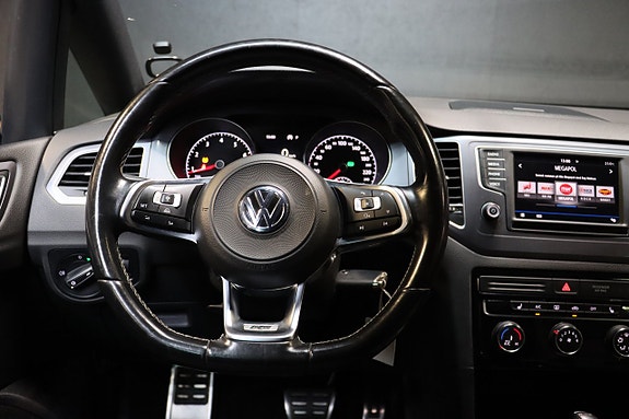 Volkswagen Golf Sportsvan 16 of 30