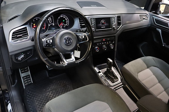 Volkswagen Golf Sportsvan 10 of 30