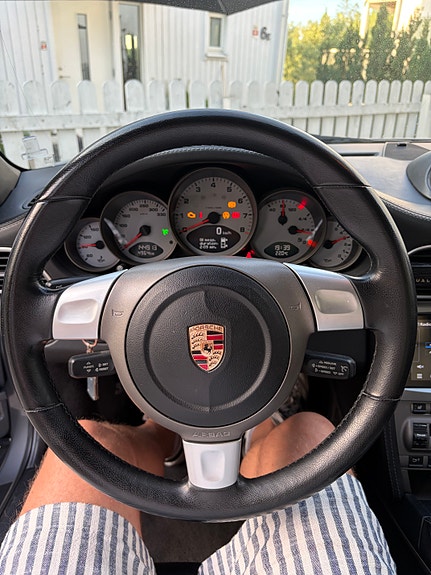 Porsche 911 Carrera S 7 of 8