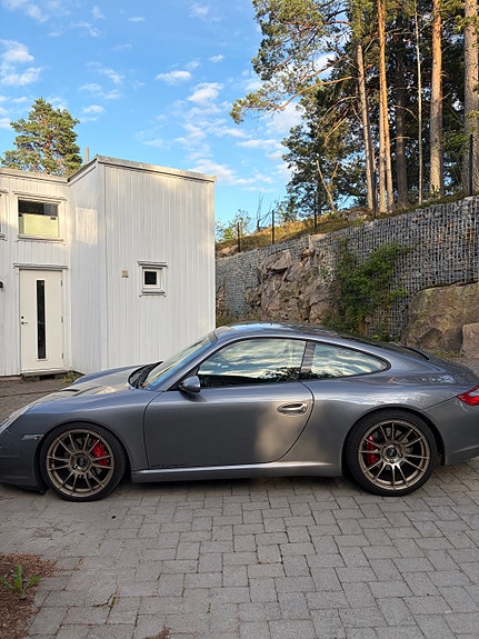Porsche 911 Carrera S 5 of 8