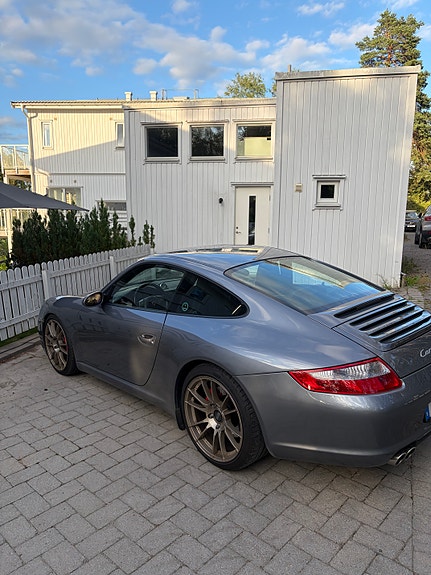 Porsche 911 Carrera S 3 of 8