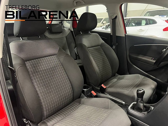 Volkswagen Polo 13 of 22