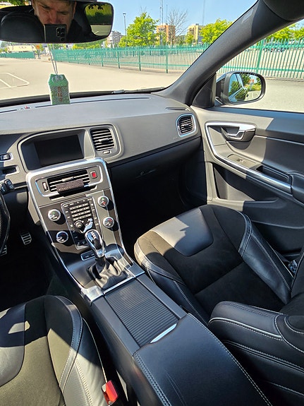 Volvo V60 13 of 20