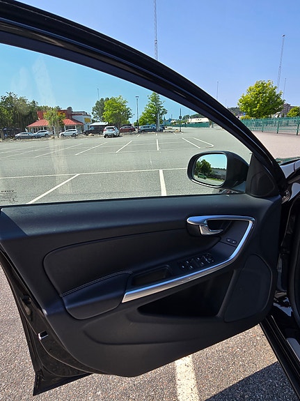Volvo V60 10 of 20