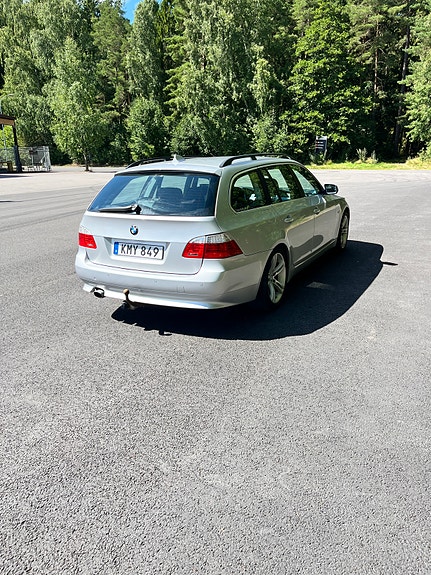 BMW 520d 3 of 7