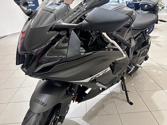 Yamaha YZF-R7 8 of 12