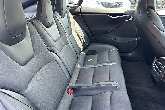Tesla Model S 21 of 28