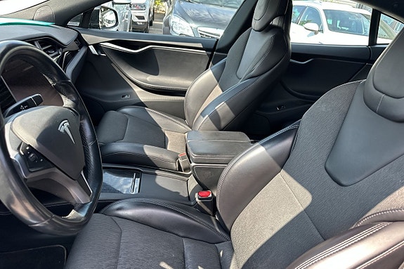 Tesla Model S 10 of 28