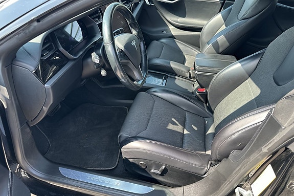 Tesla Model S 9 of 28