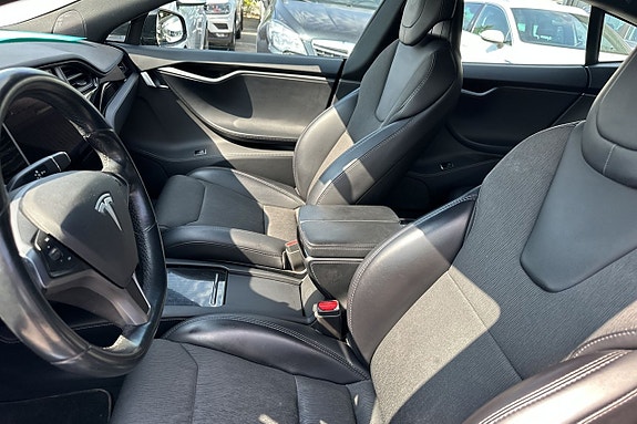 Tesla Model S 11 of 28