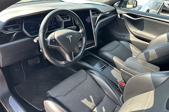 Tesla Model S 12 of 28