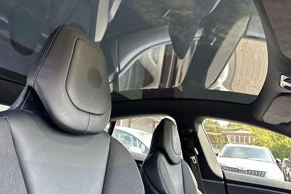 Tesla Model S 19 of 28