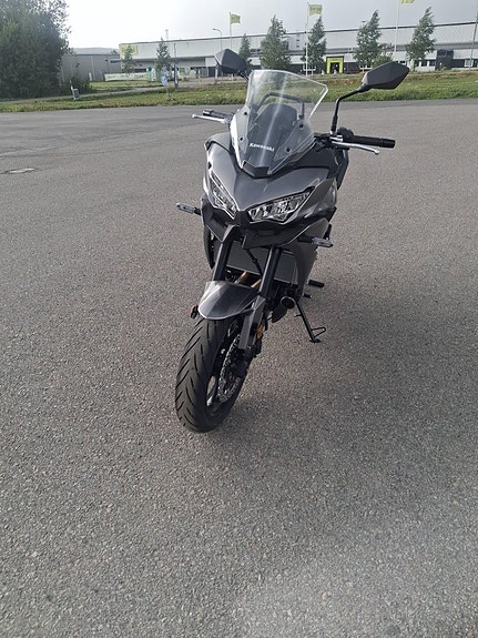 Kawasaki Versys 650 2 of 3