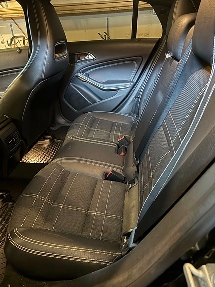 Mercedes-Benz CLA200 5 of 9