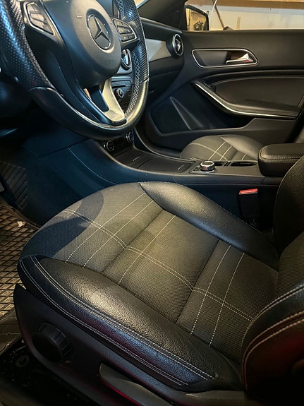 Mercedes-Benz CLA200 4 of 9