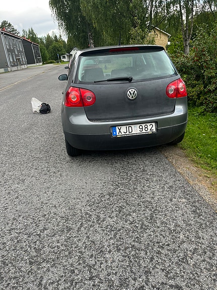 Volkswagen Golf V 4 of 4