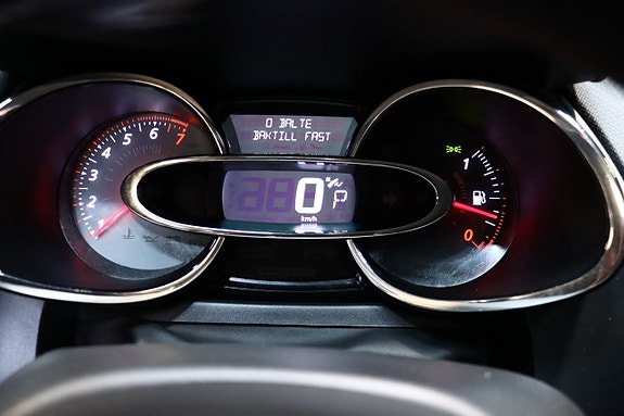 Renault Clio 25 of 30