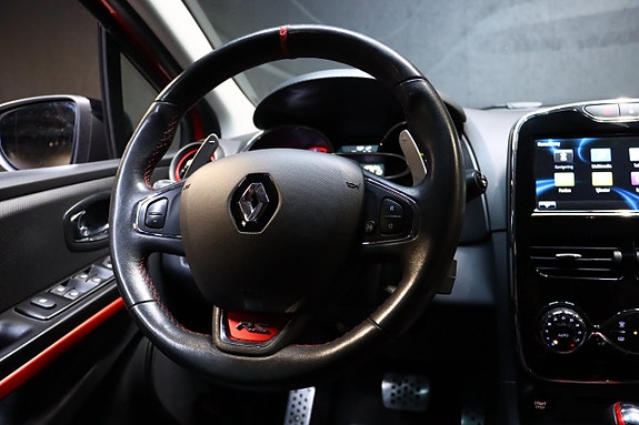 Renault Clio 21 of 30