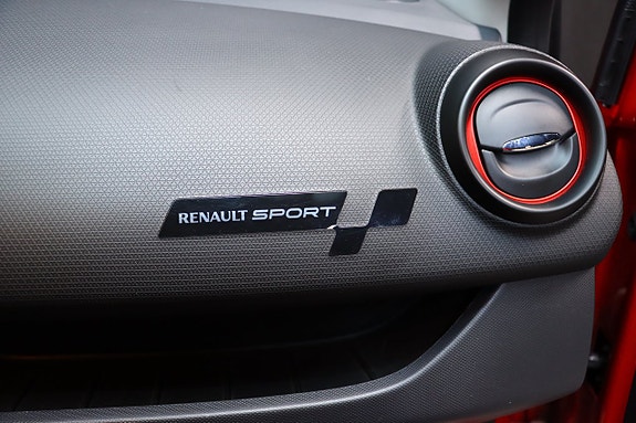 Renault Clio 18 of 30