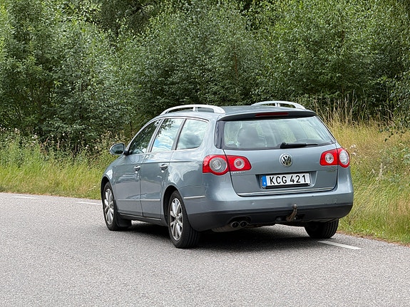 Volkswagen Passat 3 of 6