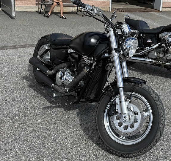 Suzuki VZ800 Marauder 2 of 3